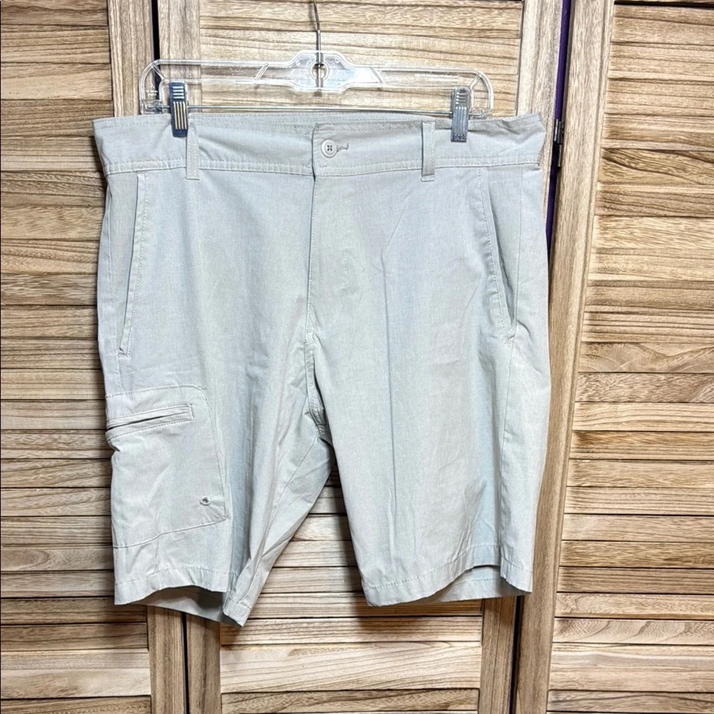 Burnside Light Tan Cargo Shorts for Men's Size 32